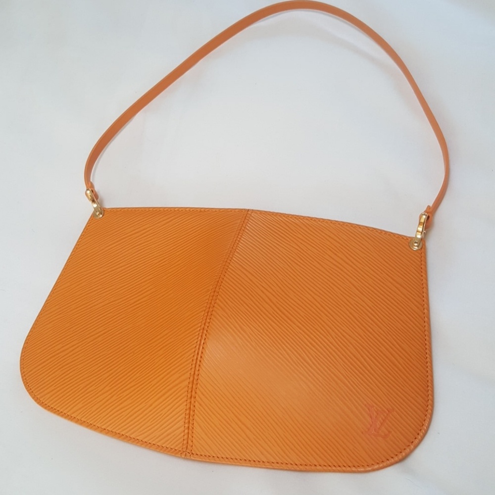 🌸SOLD🌸Louis Vuitton Epi Demi Lune Pochette - Picture 1 of 8